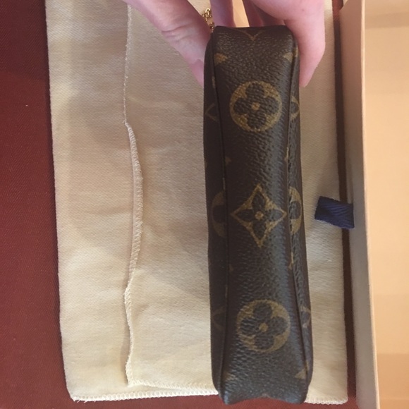 Sold 🅿️New Louis Vuitton Monogram Mini Pochette - Picture 5 of 8